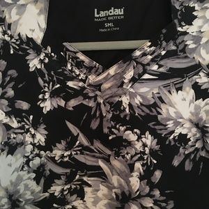 Landau scrub top